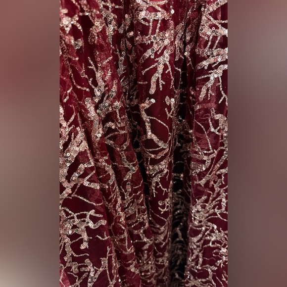 Soiéblu Burgundy Sequin Lace Formal Dress XS Prom Wedding Guest brand new - Picture 10 of 10